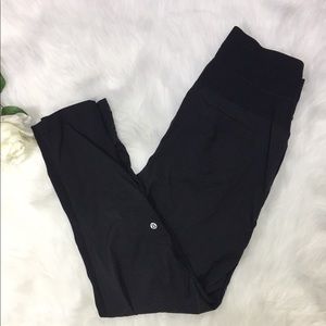 Lululemon black joggers size 6 crop